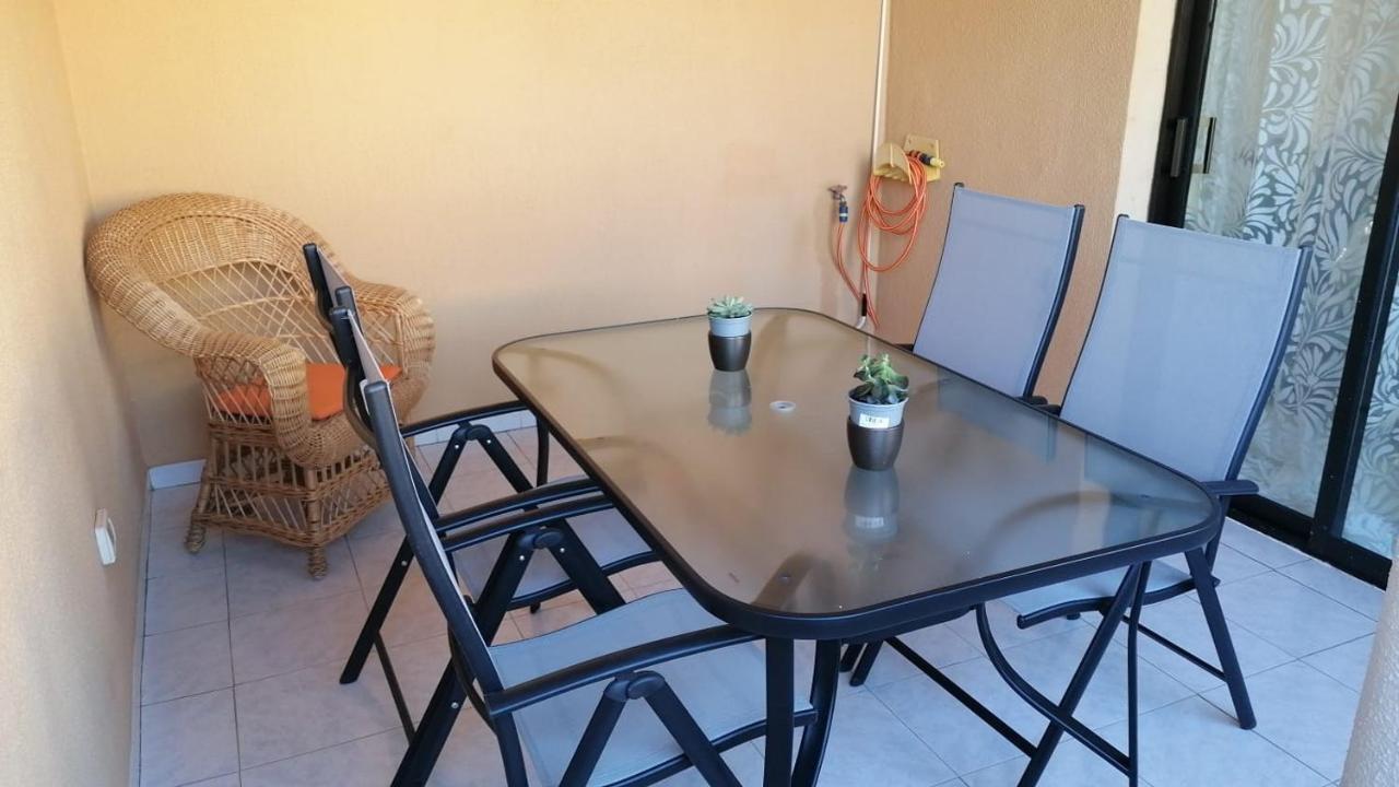 Playaelporis Apartment Poris de Abona Bagian luar foto